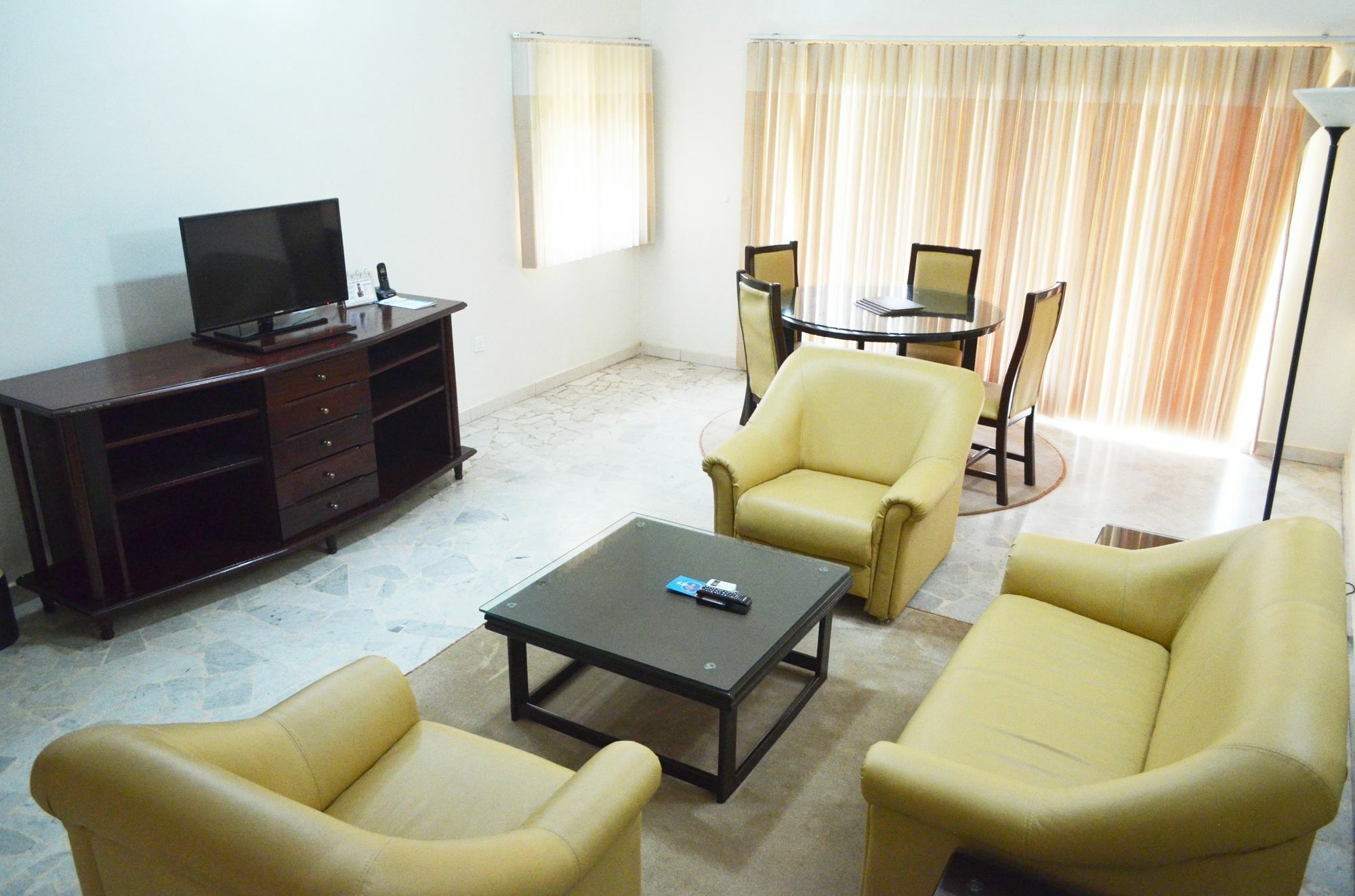 Peniel Apartments Abuja Luaran gambar